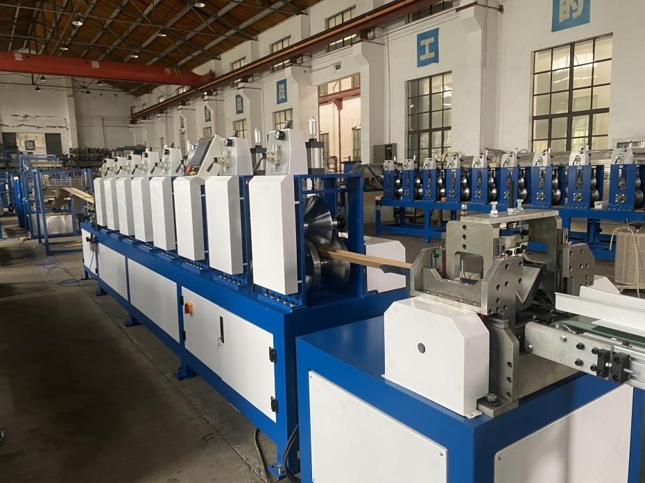 Precision Paper Edge Corner Protector Machine