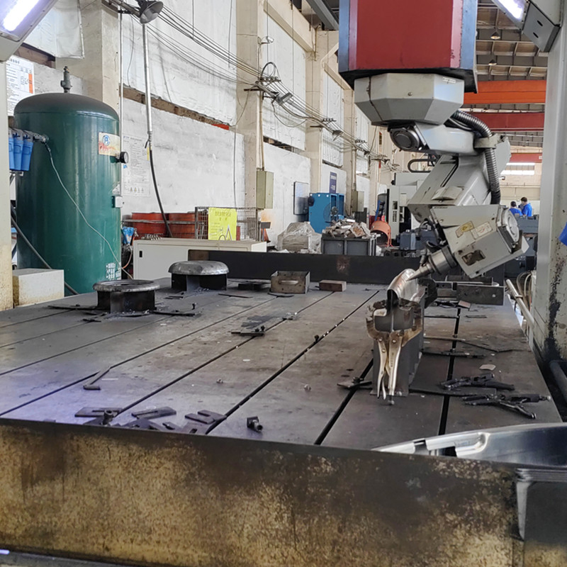 Mitsubishi CO2 Laser Cutting Machine ML3015LVP-45CF Converted to Fiber Laser Cutter