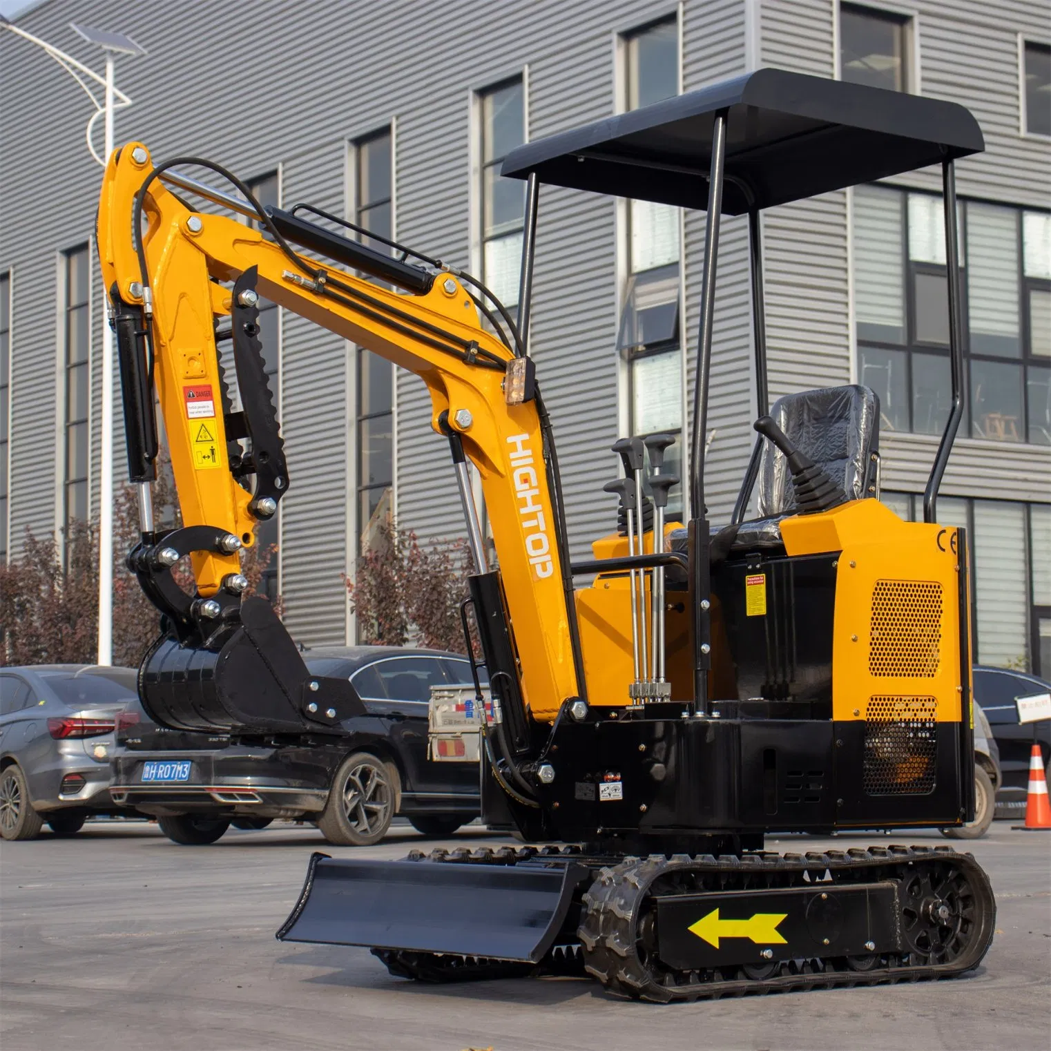 Mini Excavator 1 Ton Small Digger with Japan Engine